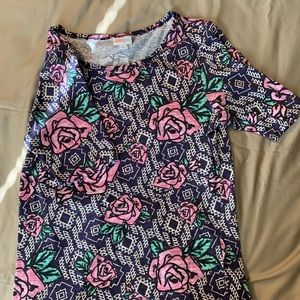 LuLaRoe Gigi shirt